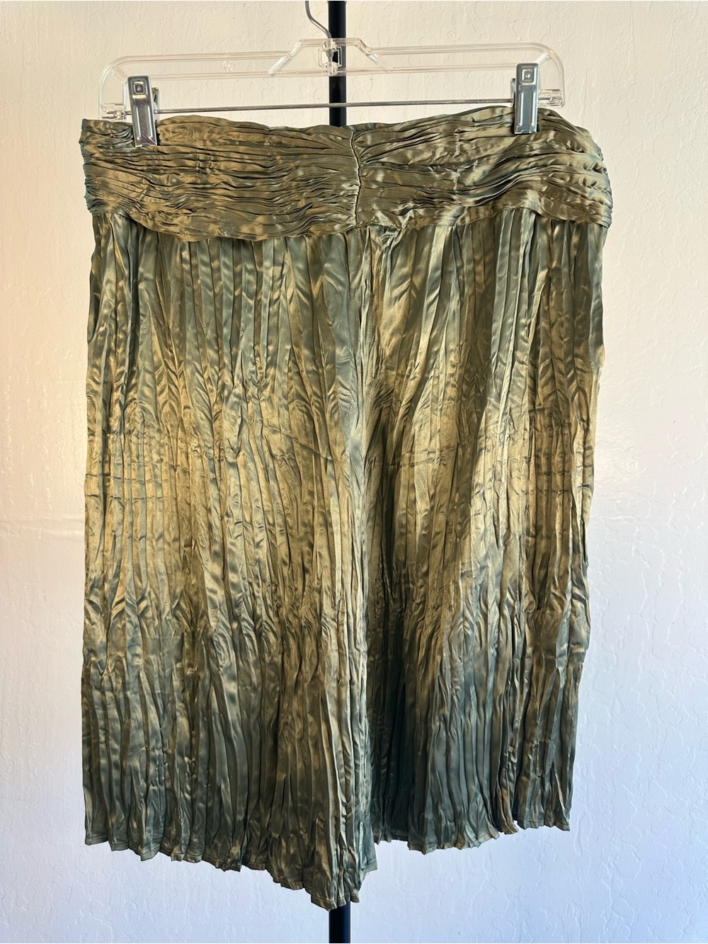 Arden B Shimmery Olive-Green/ goldish Crinkled Midi Skirt